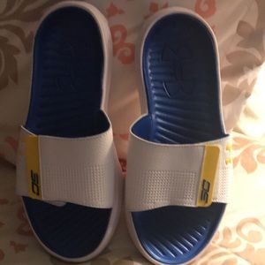 Boys sz 6y under armour slides by Steph Curry